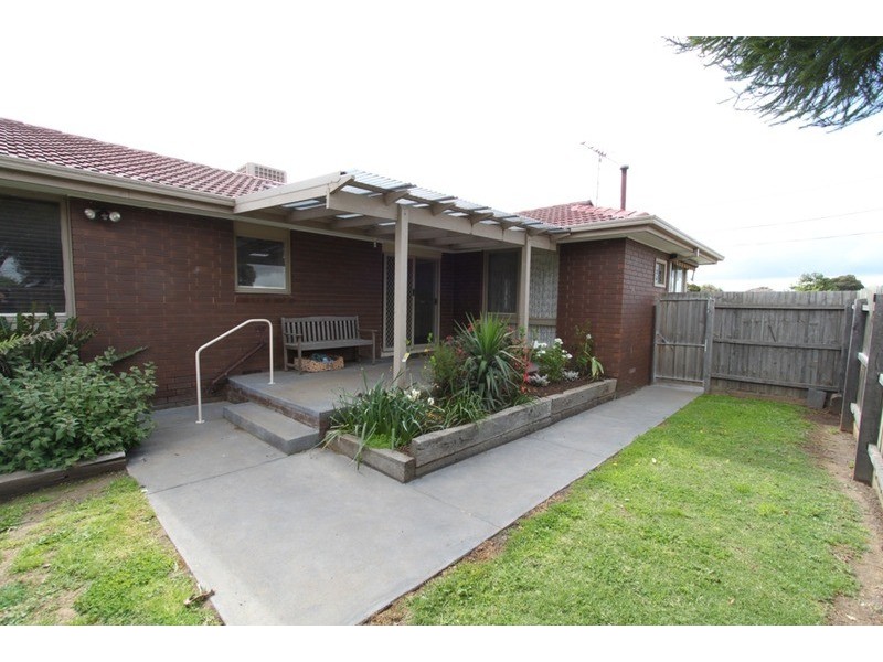 1 Brixton Place, Melton VIC 3337