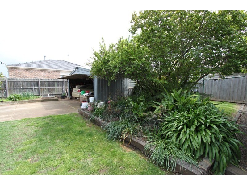 1 Brixton Place, Melton VIC 3337