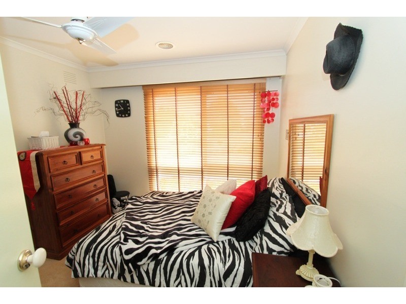16 Bernard Drive, Melton South VIC 3338