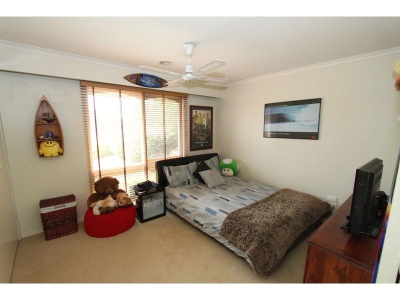 16 Bernard Drive, Melton South VIC 3338