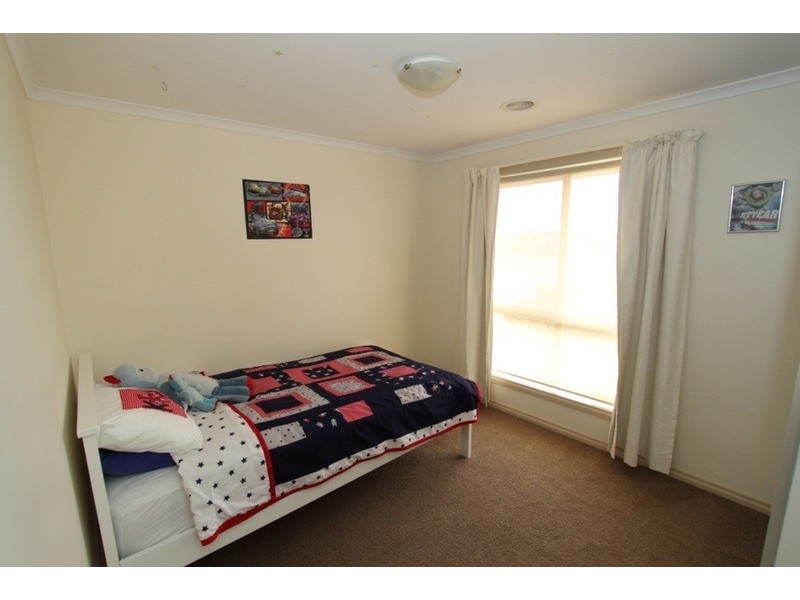 22 Lomandra Bowl, Melton West VIC 3337