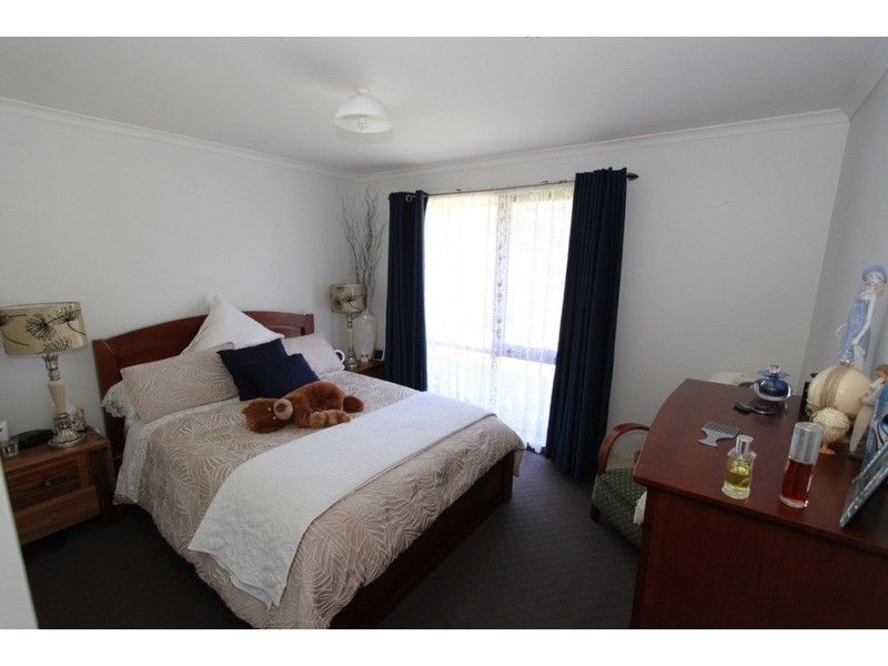 29 Eaton Street, Melton South VIC 3338