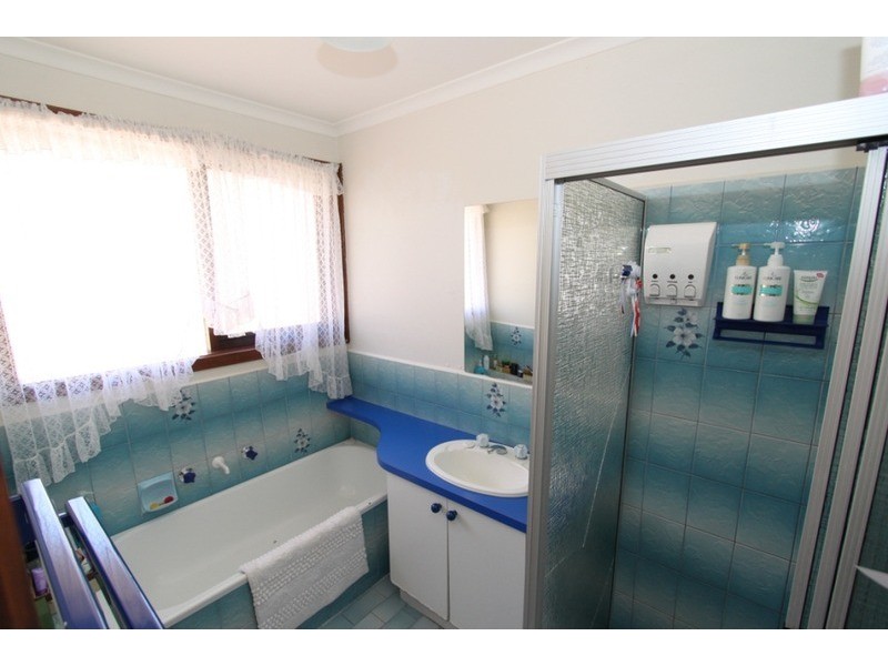 29 Eaton Street, Melton South VIC 3338