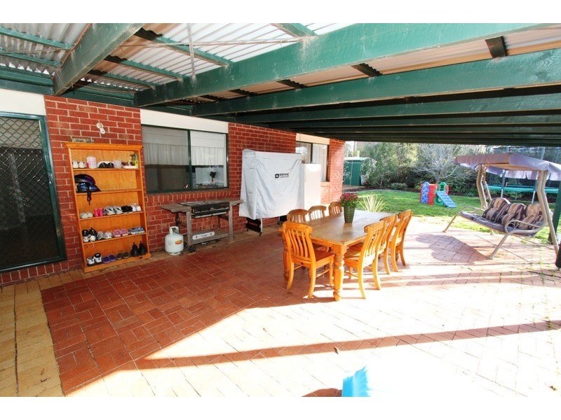 17 Fleetwood Circuit, Melton West VIC 3337