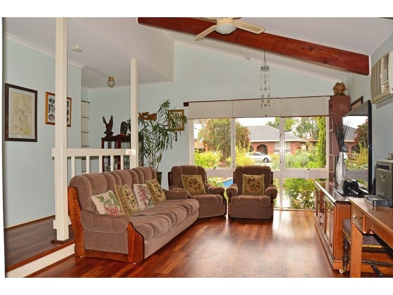 21 Carberry Drive, Kurunjang VIC 3337