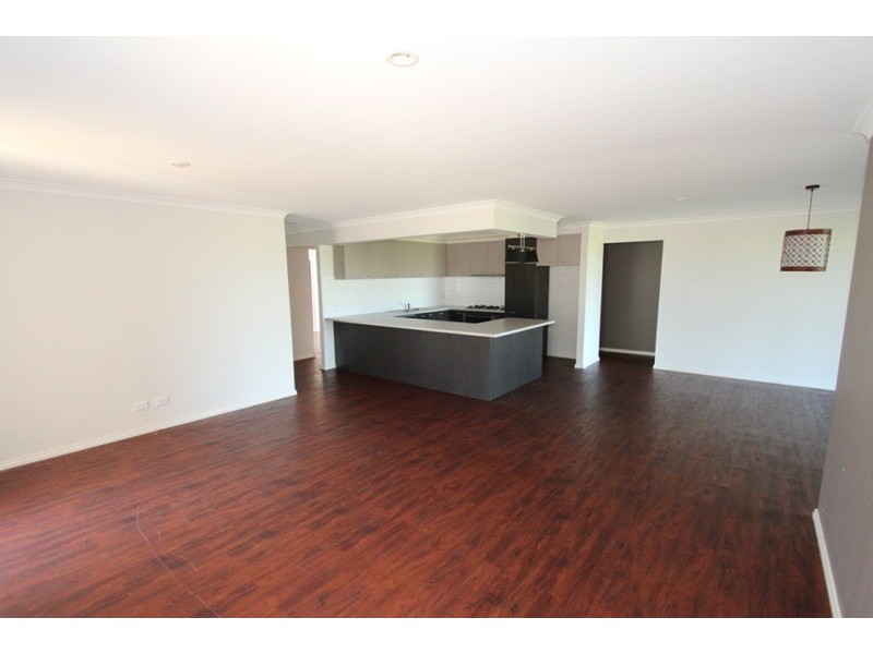 7 Shearwater Way, Melton West VIC 3337