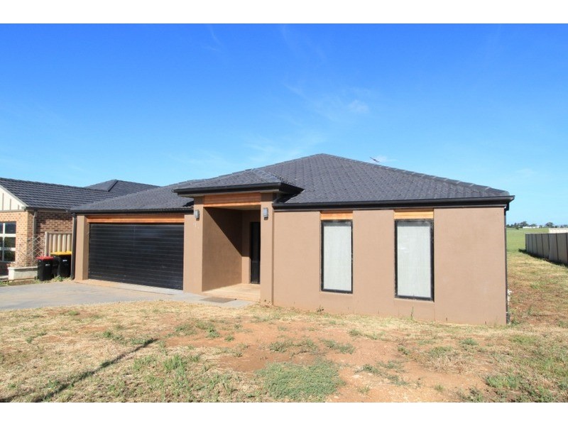 7 Shearwater Way, Melton West VIC 3337