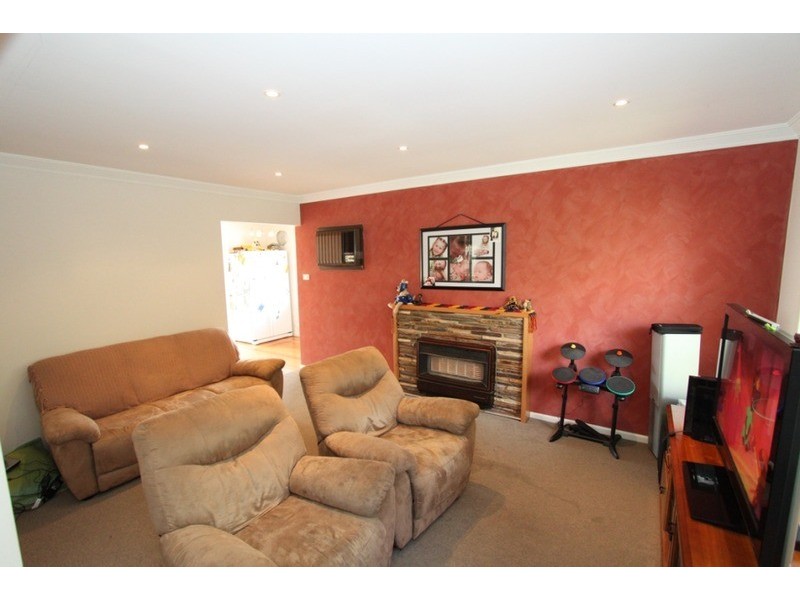 2 Quail Crescent, Melton VIC 3337
