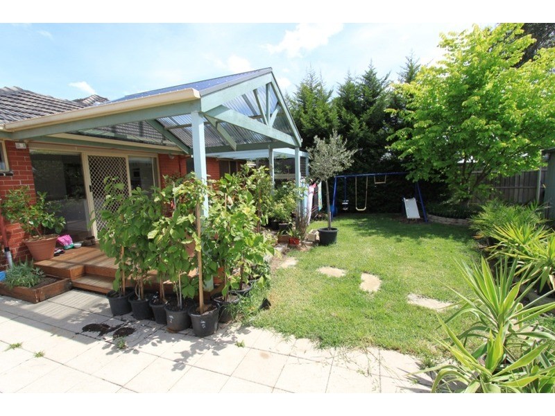 2 Quail Crescent, Melton VIC 3337