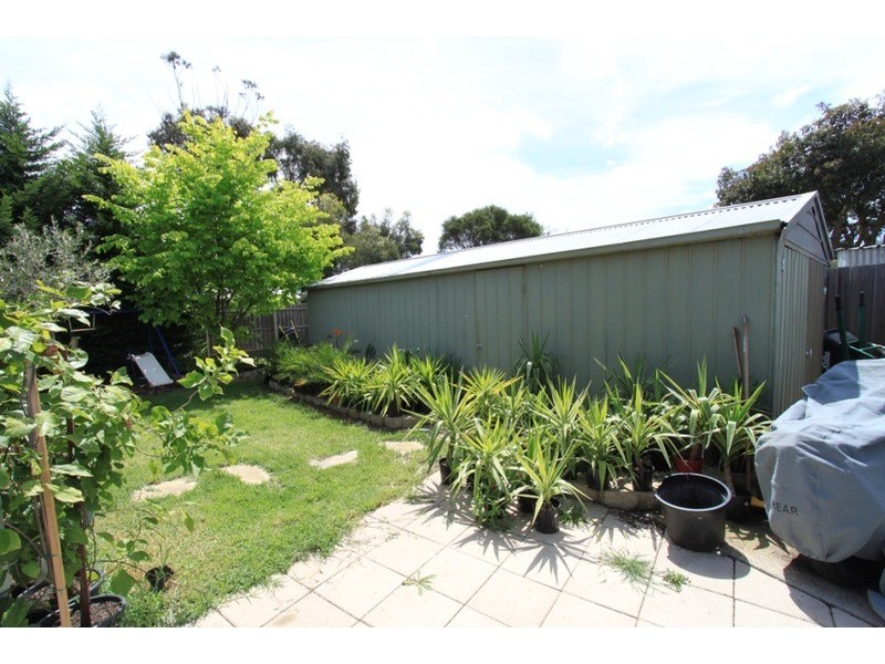 2 Quail Crescent, Melton VIC 3337