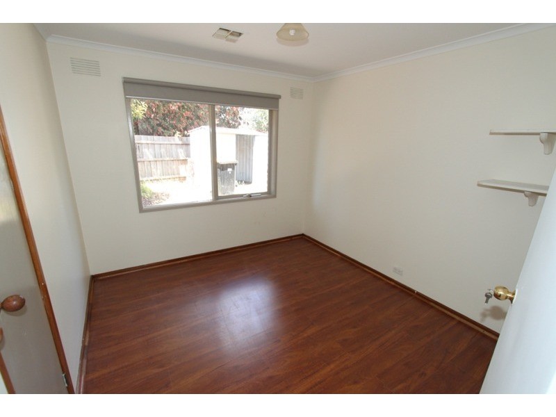 6 Cresmont Drive, Melton South VIC 3338