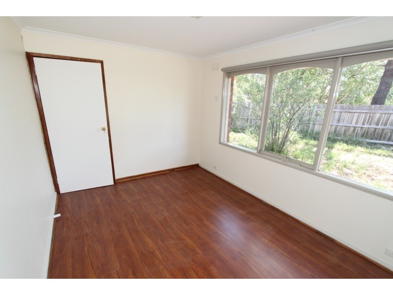 6 Cresmont Drive, Melton South VIC 3338