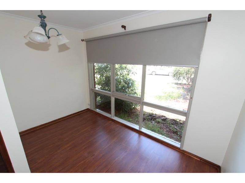 6 Cresmont Drive, Melton South VIC 3338