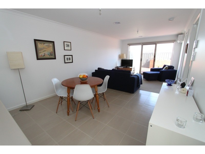 39 Lakewood Boulevard, Melton VIC 3337