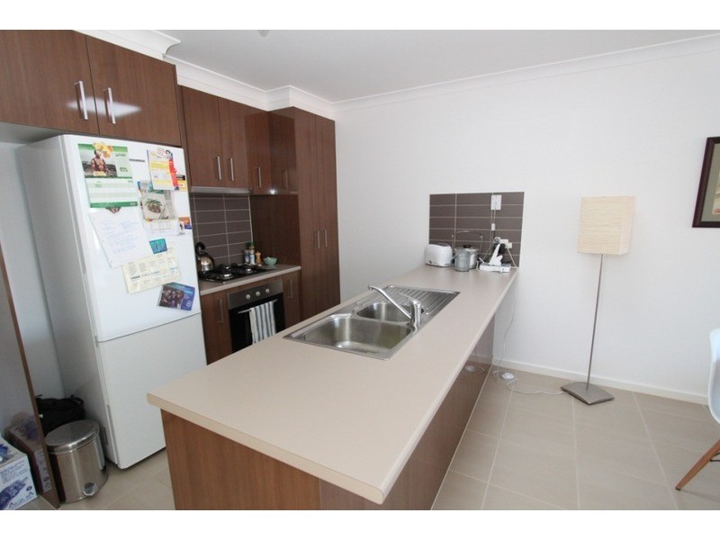 39 Lakewood Boulevard, Melton VIC 3337