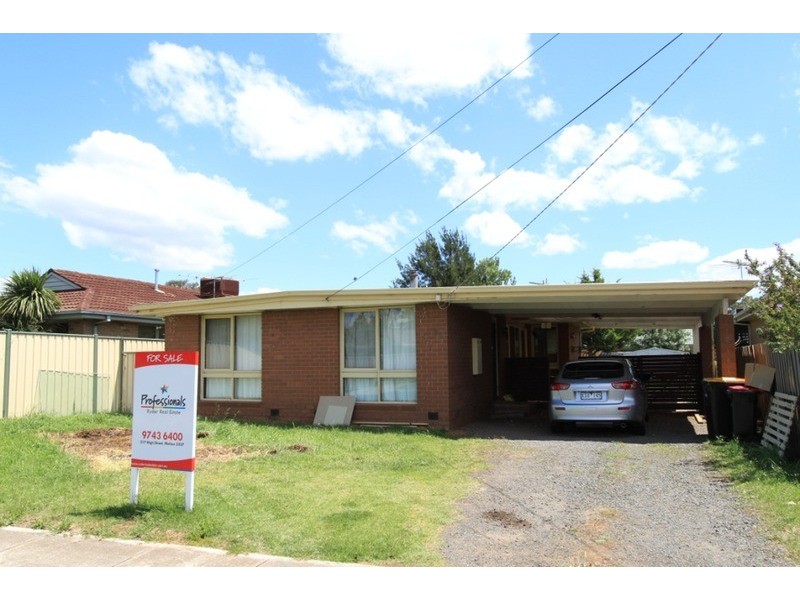 29 Christopher Crescent, Melton VIC 3337