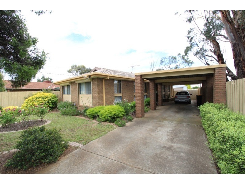 81 Hume Avenue, Melton VIC 3337