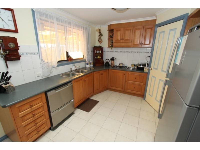 81 Hume Avenue, Melton VIC 3337