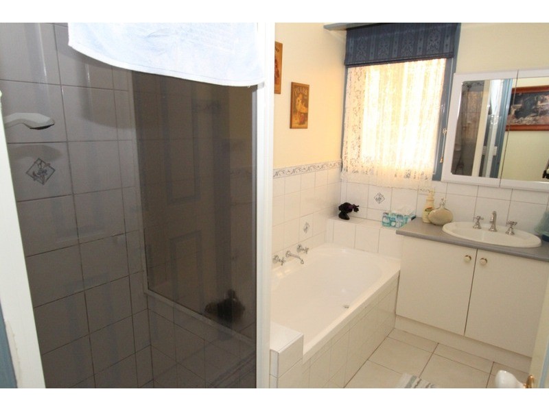 81 Hume Avenue, Melton VIC 3337