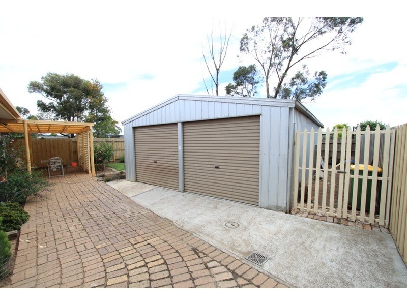 81 Hume Avenue, Melton VIC 3337
