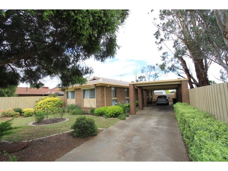 81 Hume Avenue, Melton VIC 3337