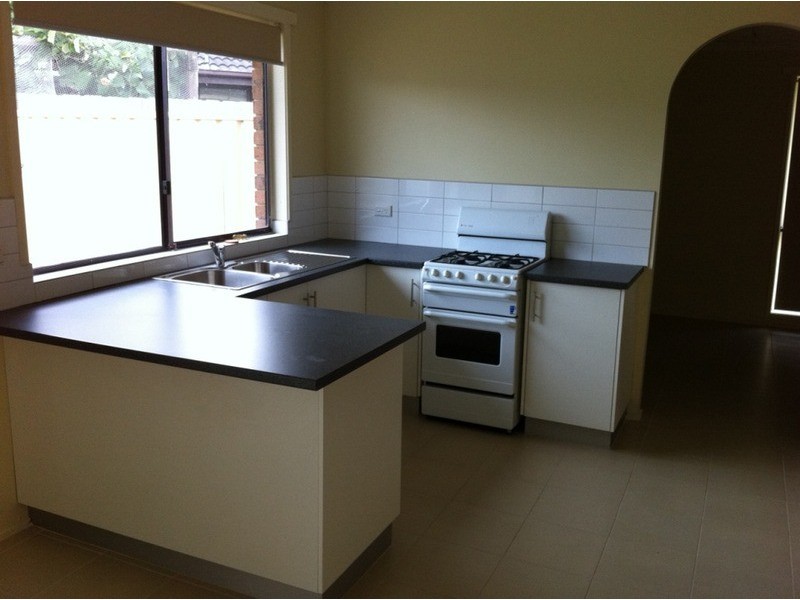 2 Monmouth Close, Albanvale VIC 3021