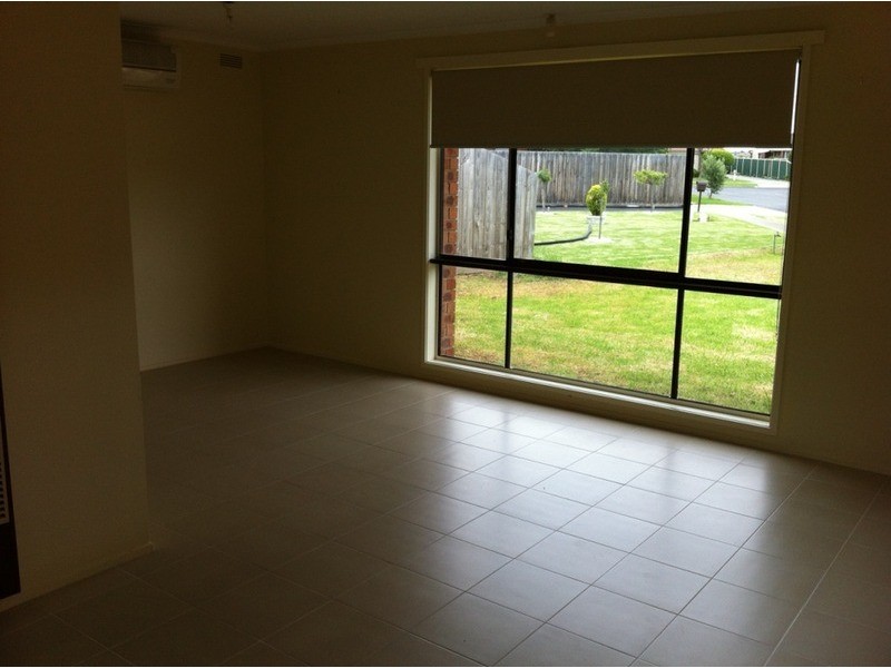 2 Monmouth Close, Albanvale VIC 3021