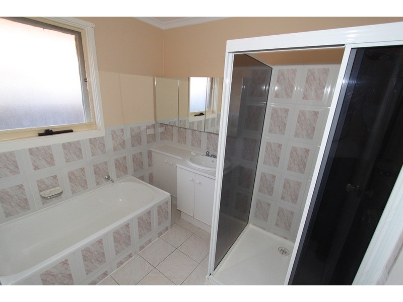 35 Blackwood Drive, Melton South VIC 3338