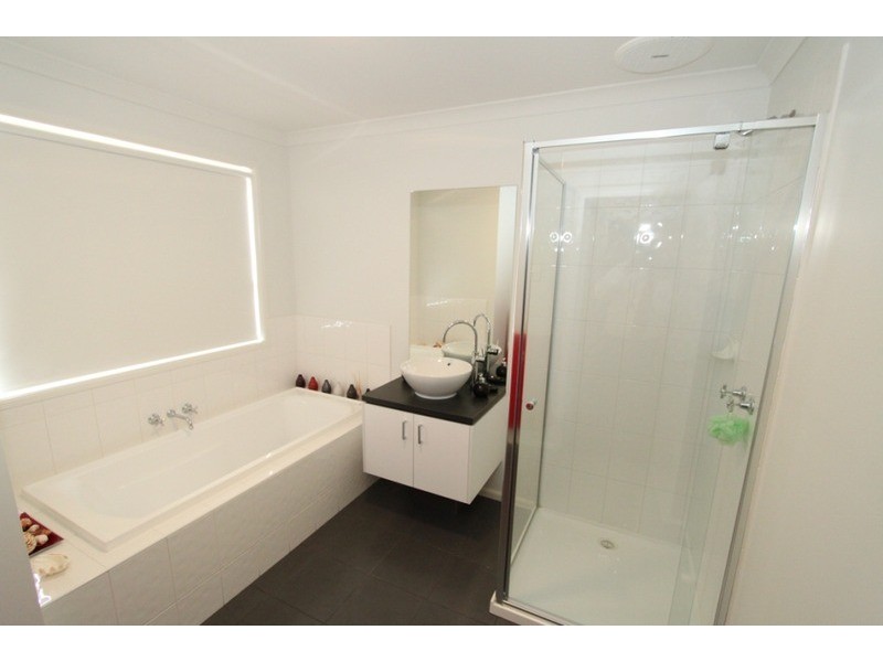 148 Botanica Spings Boulevard, Brookfield VIC 3338