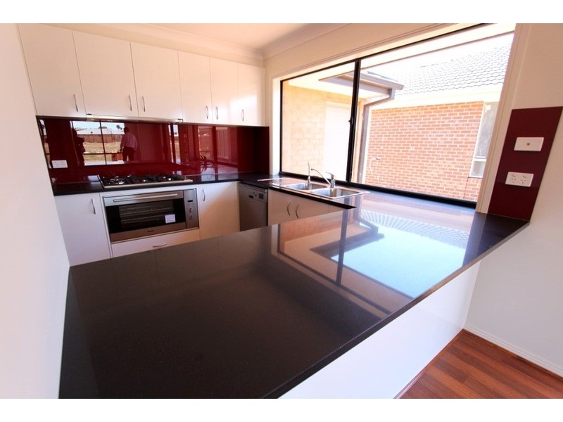 95 Arnolds Creek Boulevard, Melton West VIC 3337