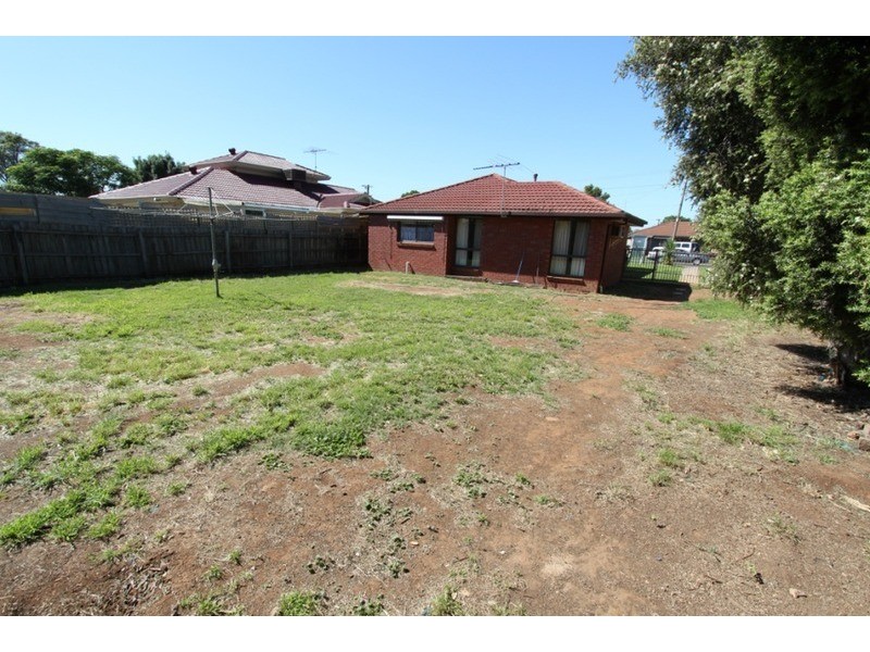 77 Childs Street, Melton South VIC 3338