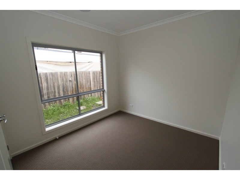 3/7 Fishburn Grove, Melton West VIC 3337