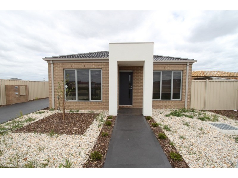 1/21 Fishburn Grove, Melton West VIC 3337