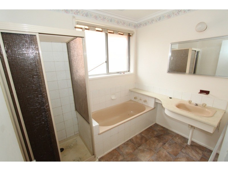 5 Penguin Street, Melton VIC 3337