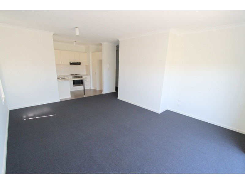 5/9 Petrea  Place, Melton West VIC 3337