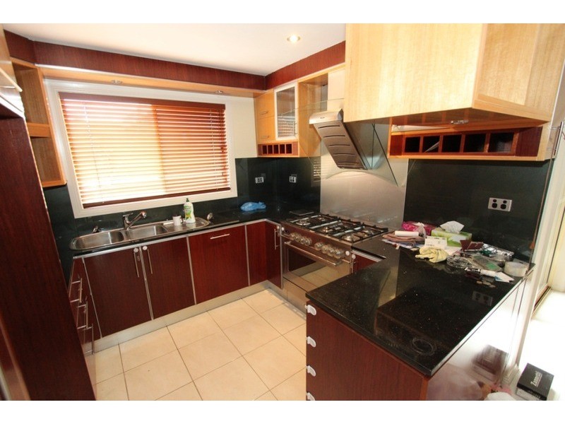 2/18-20 Henry Street, Melton VIC 3337