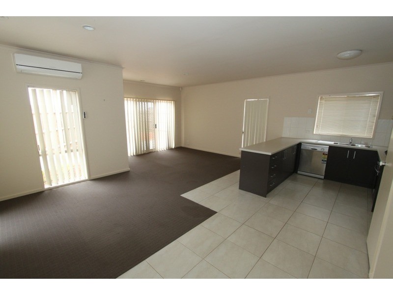 50/17 Crestmont Drive, Melton South VIC 3338