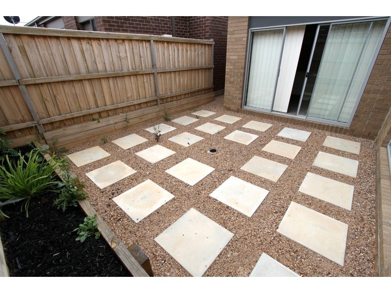 2 Kate Avenue, Melton West VIC 3337