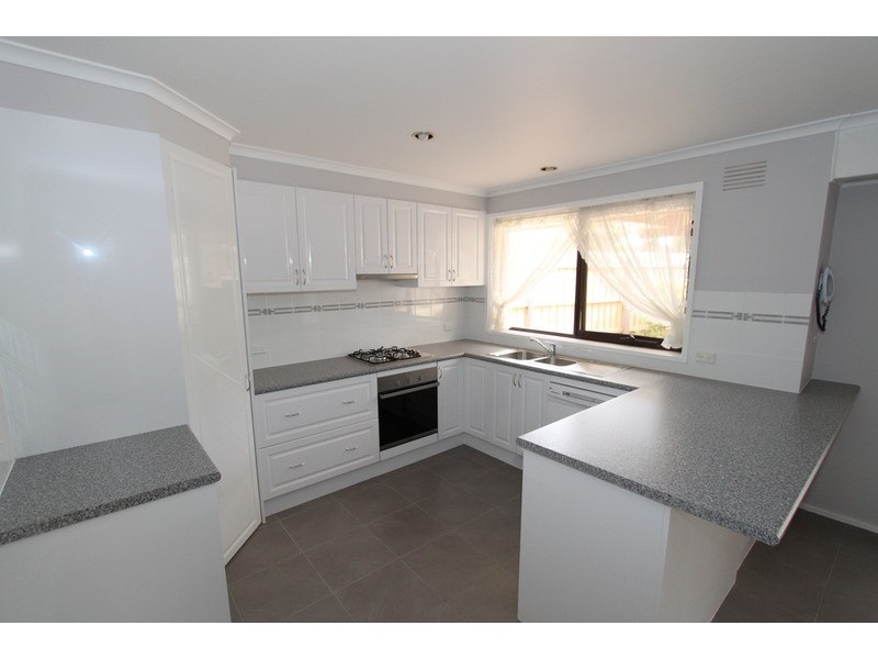 3 Empress Way, Melton West VIC 3337