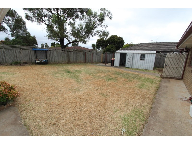 3 Empress Way, Melton West VIC 3337
