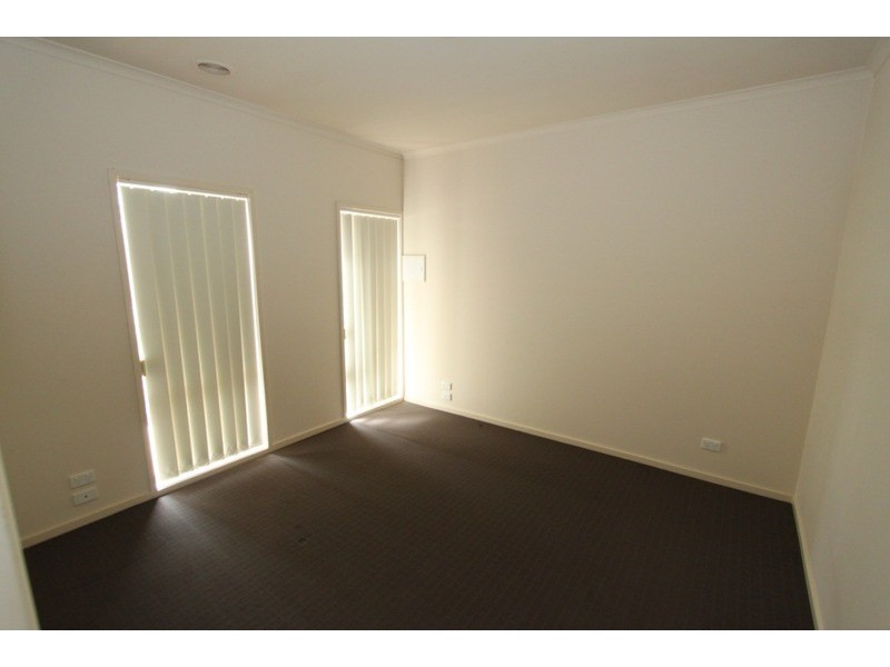 45/15 Crestmont Drive, Melton South VIC 3338