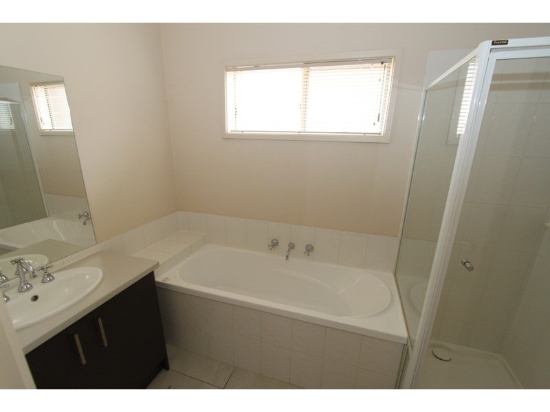 45/15 Crestmont Drive, Melton South VIC 3338