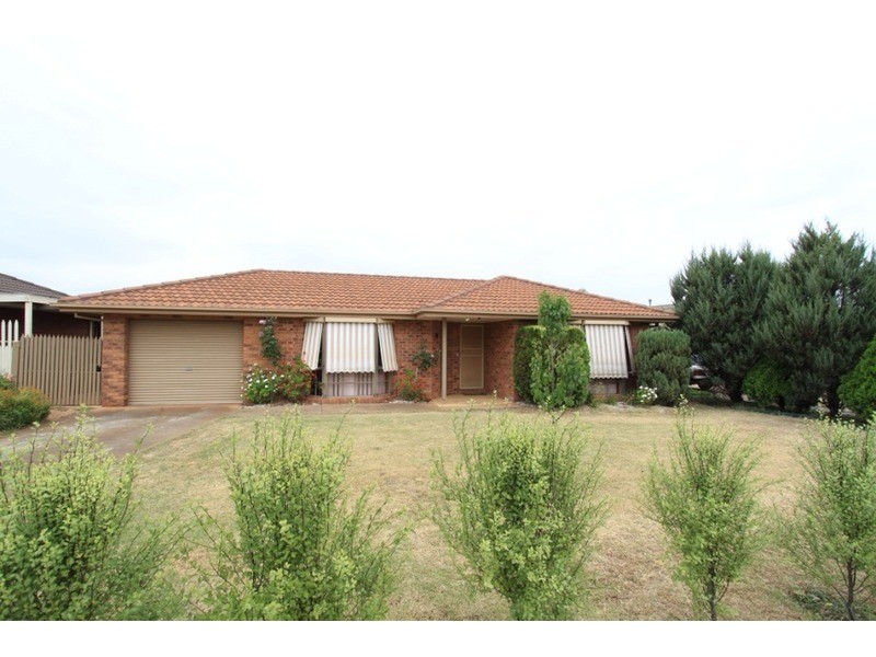 15 Nelson Court, Brookfield VIC 3338