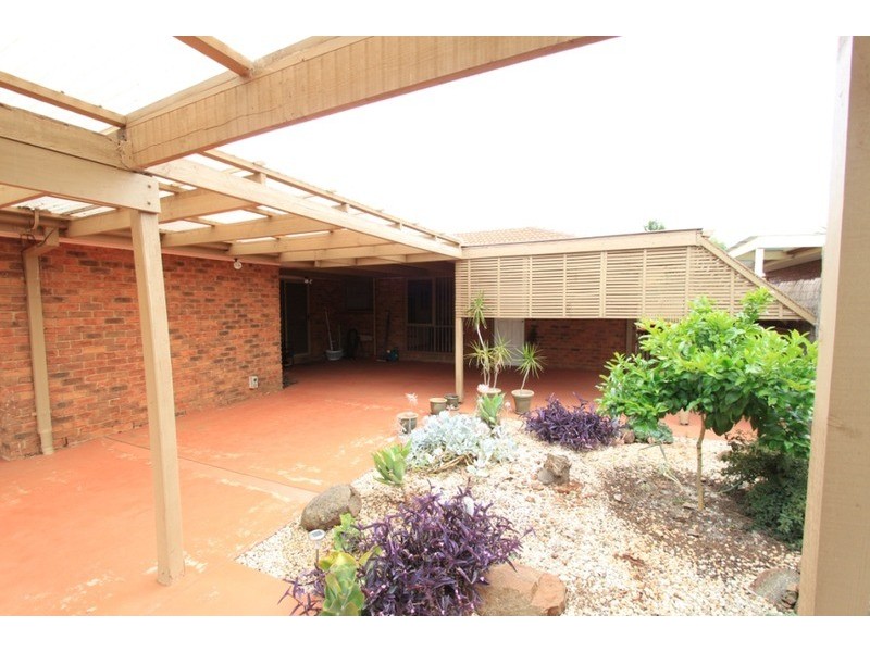 15 Nelson Court, Brookfield VIC 3338