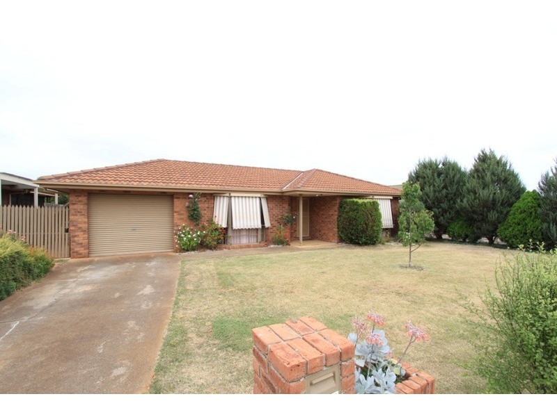 15 Nelson Court, Brookfield VIC 3338