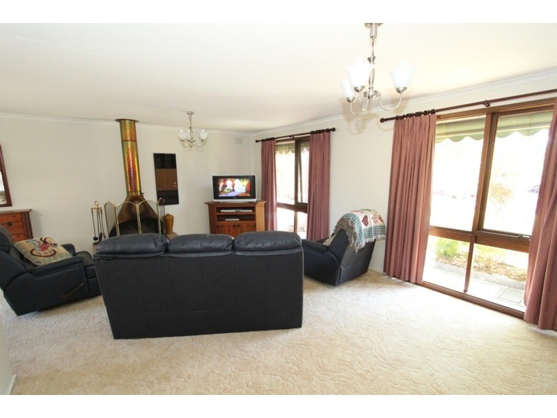 4 Bridges Street, Melton South VIC 3338