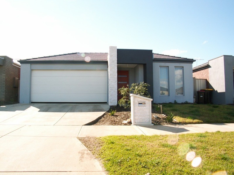 11 Riverina Boulevard, Brookfield VIC 3338
