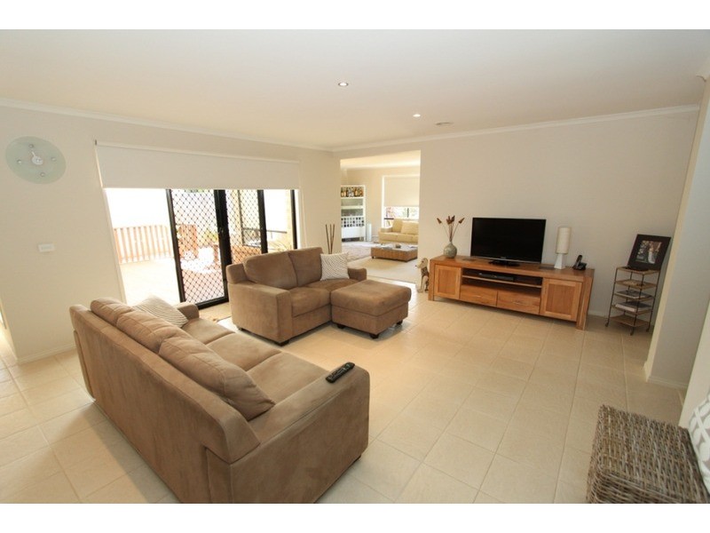 44 Meadowglen Drive, Melton West VIC 3337