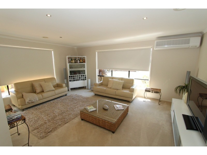 44 Meadowglen Drive, Melton West VIC 3337