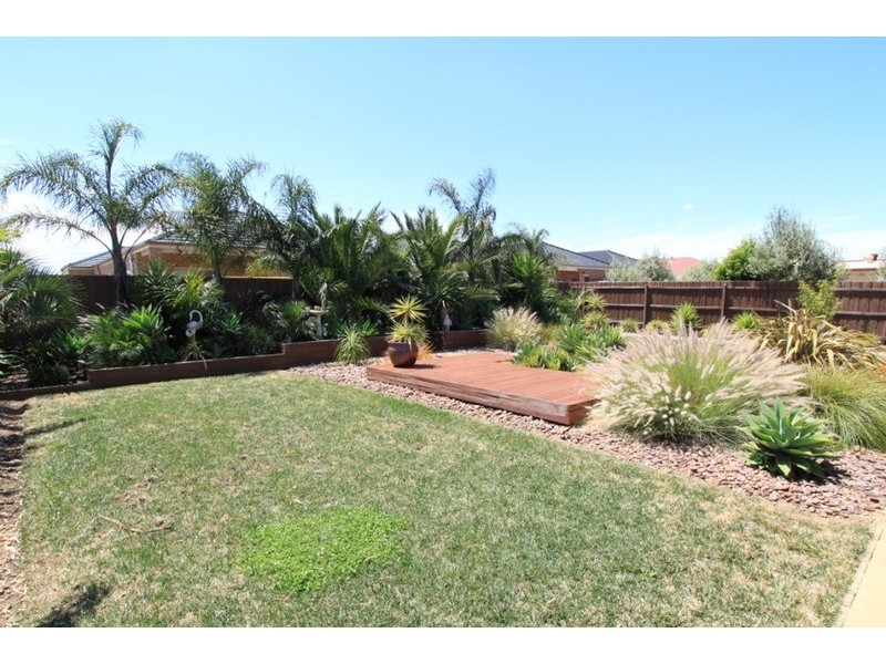 44 Meadowglen Drive, Melton West VIC 3337